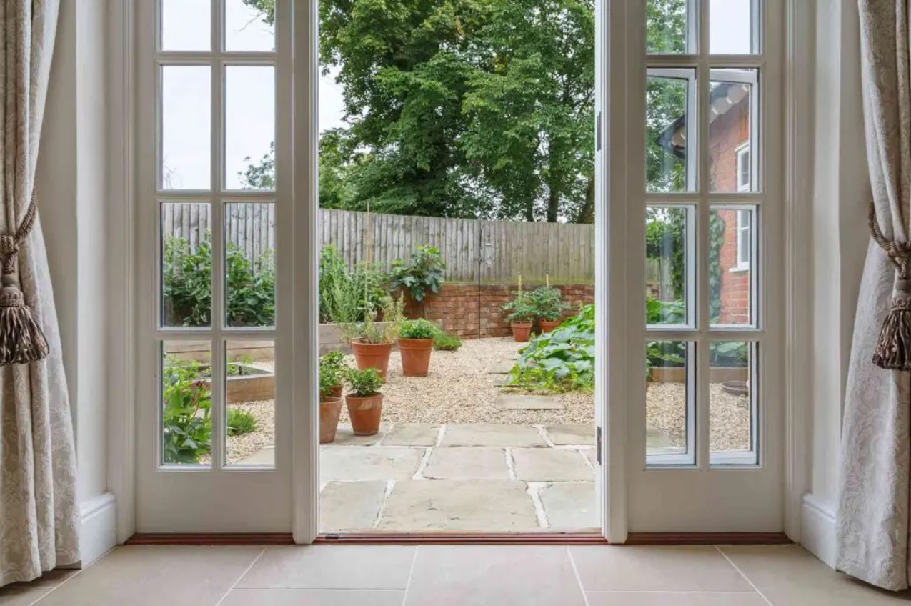REPLACING WINDOWS AND DOORS - Luxe Windows and Doors